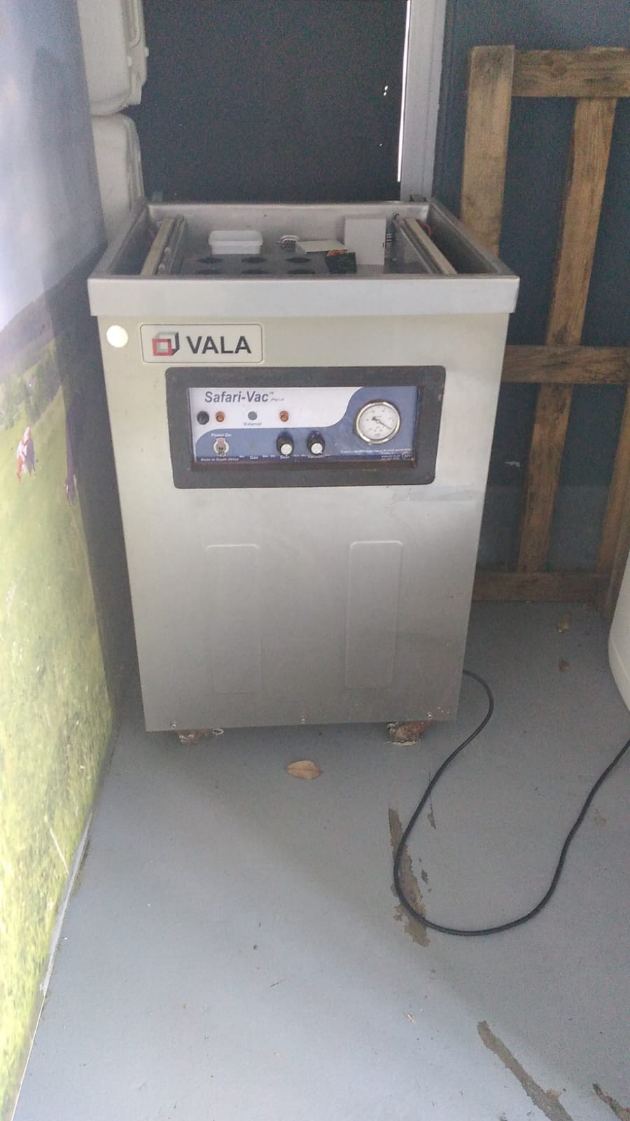Vala floor model