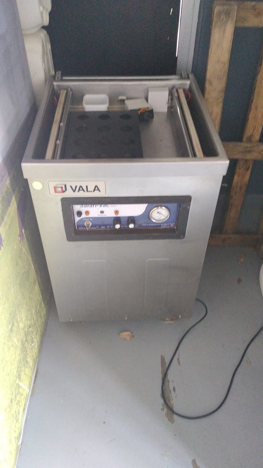 Vala floor model