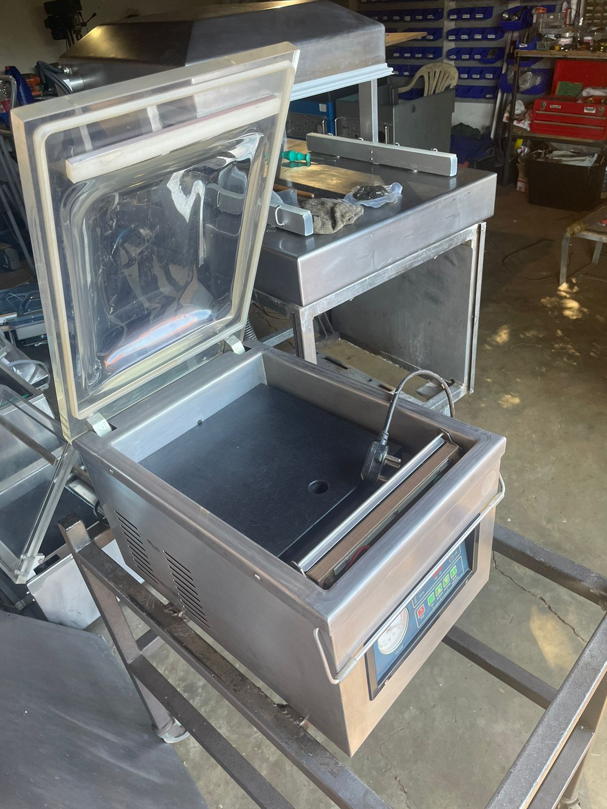 DZ300 Table Model Vacuum Sealer - Used